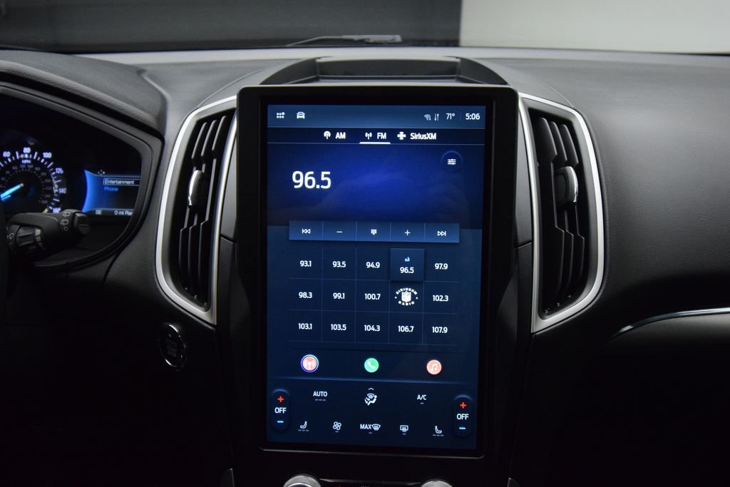 Used 2022 Blue Metallic Ford SEL image 17