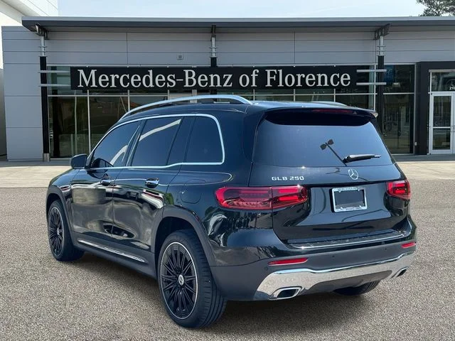 Used 2024 White Mercedes-Benz GLC 300 image 4