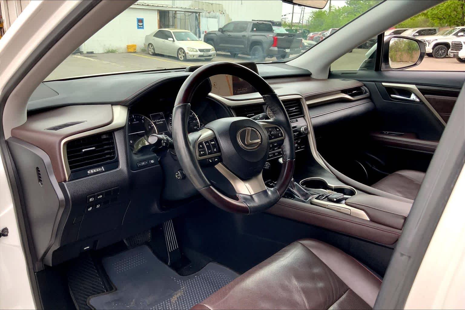 Used 2019 Eminent White Pearl Lexus  image 17