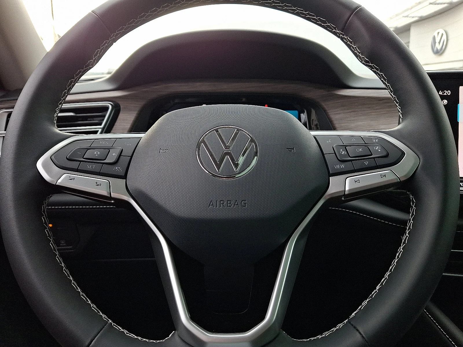 New 2026 Opal White Pearl Volkswagen 2.0T SEL image 16