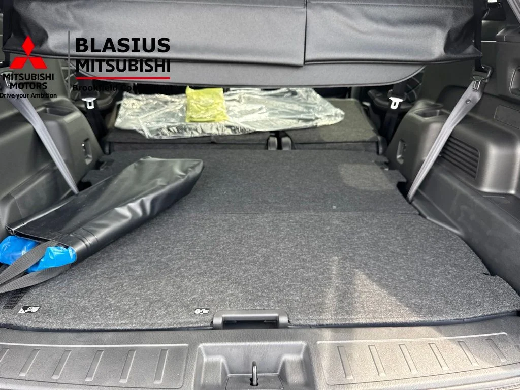 New 2026 Gray Mitsubishi SEL image 50