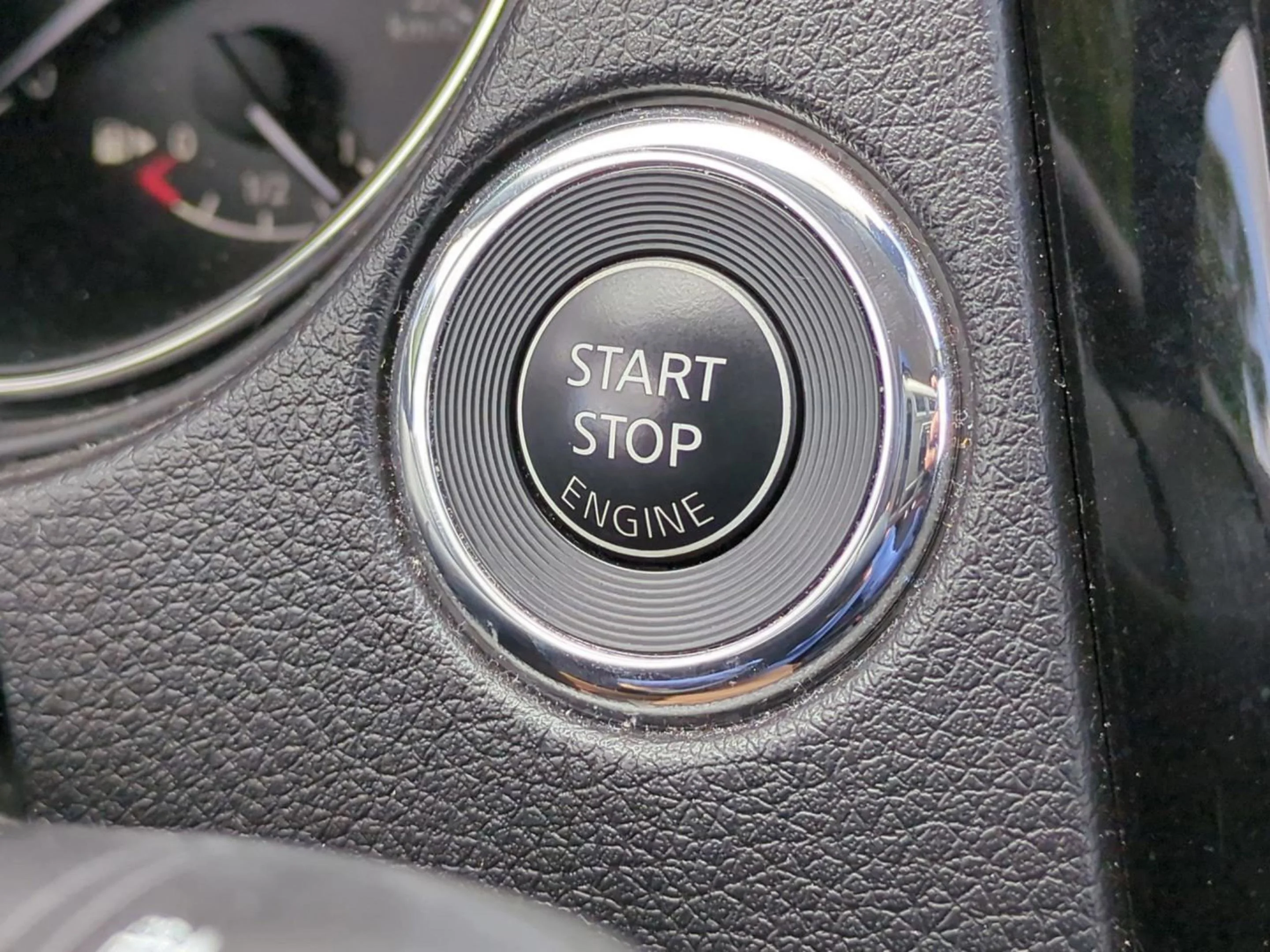 Used 2020 Caspian Blue Metallic Nissan SV image 33