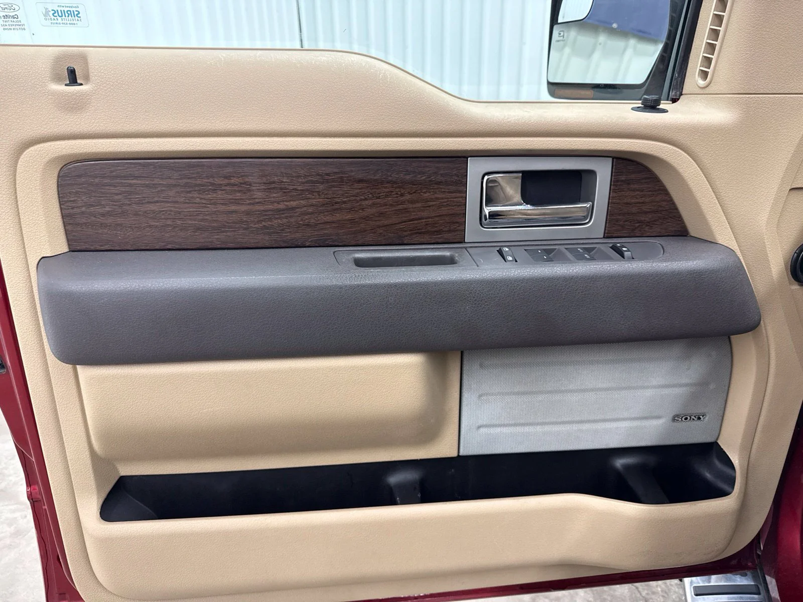 Used 2014 Beige Ford Lariat image 14