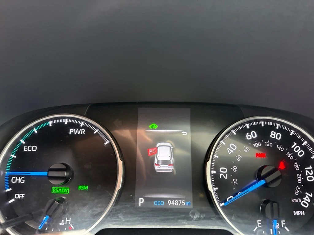 Used 2022 Blizzard Pearl Toyota SE image 13