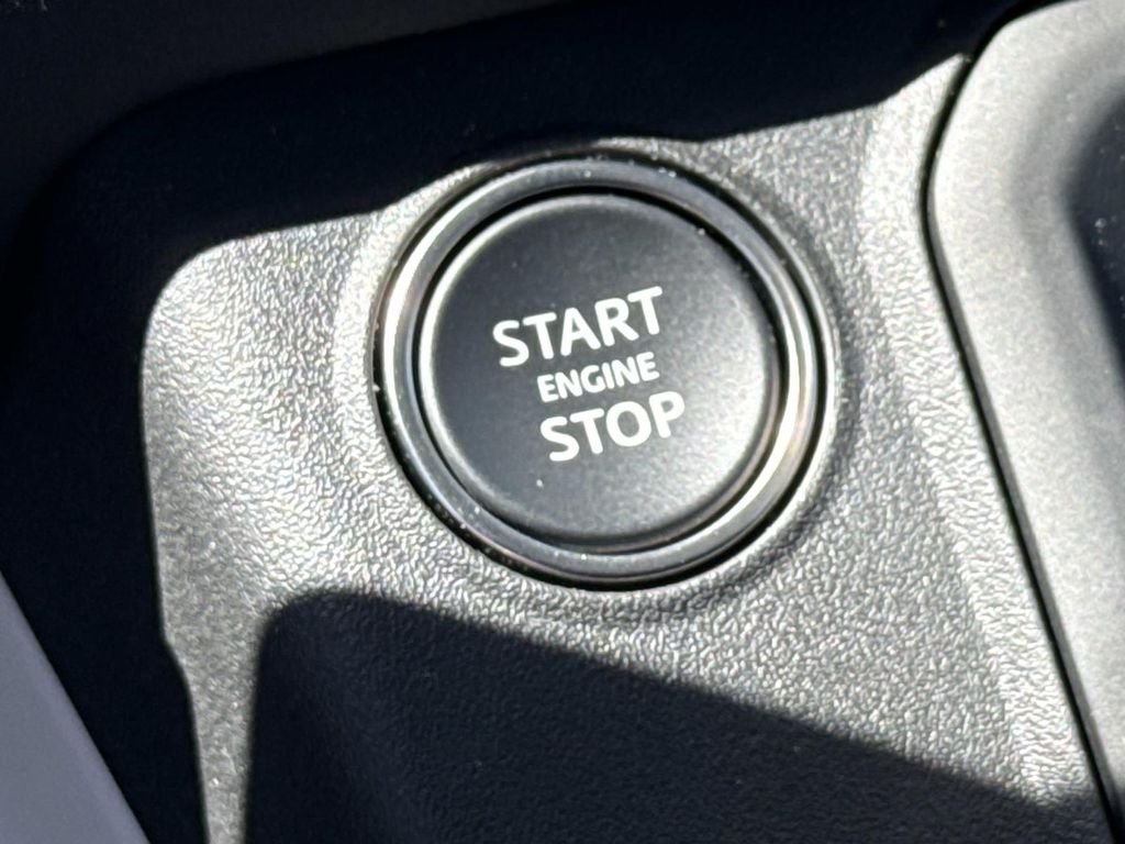 Used 2025 Black Land Rover S image 10