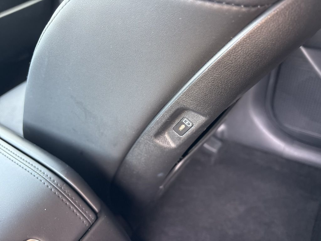 Used 2025 Gray Hyundai SEL image 32