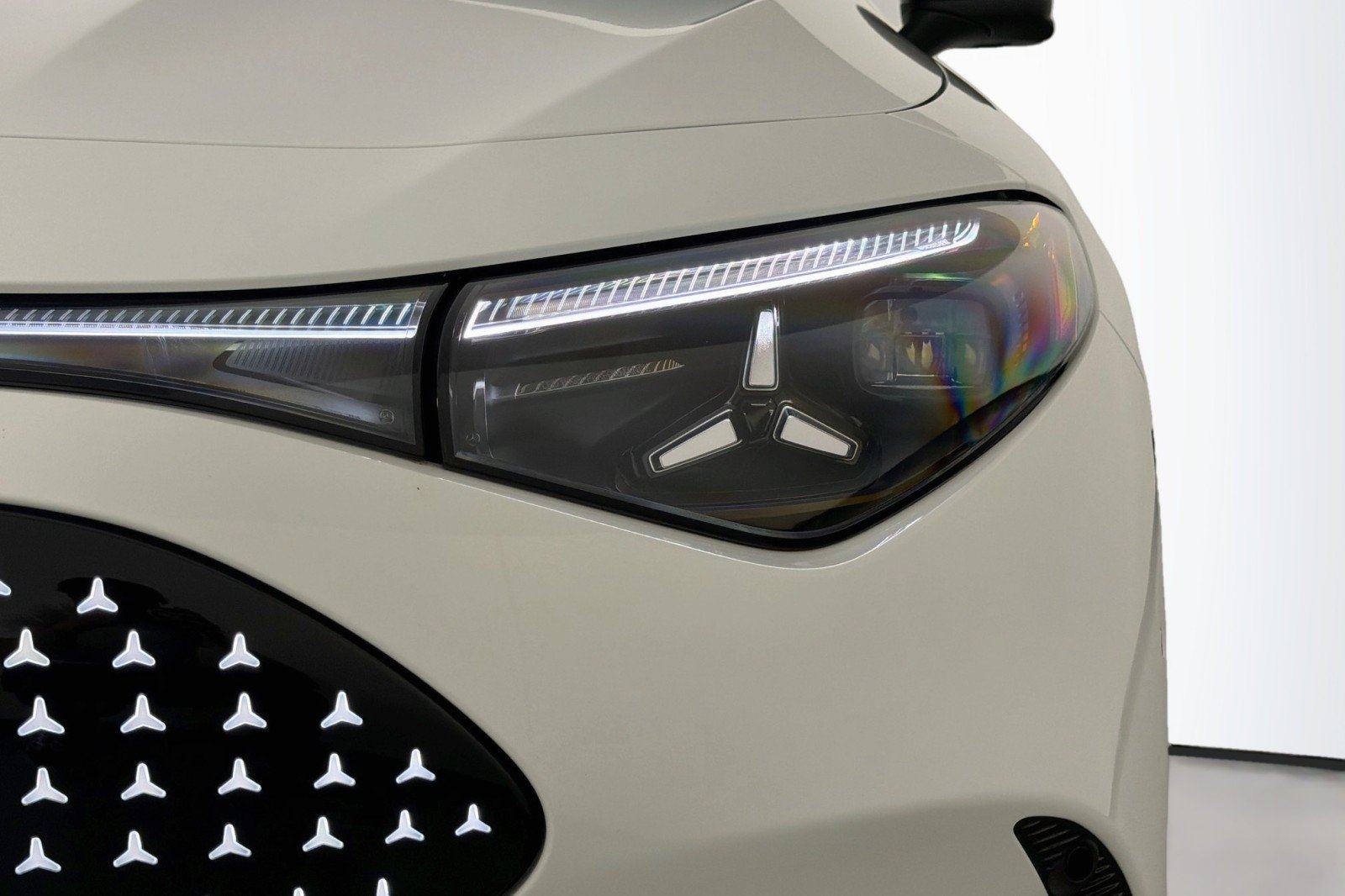 New 2027 Polar White Mercedes-Benz CLA 250+ Electric RWD image 14