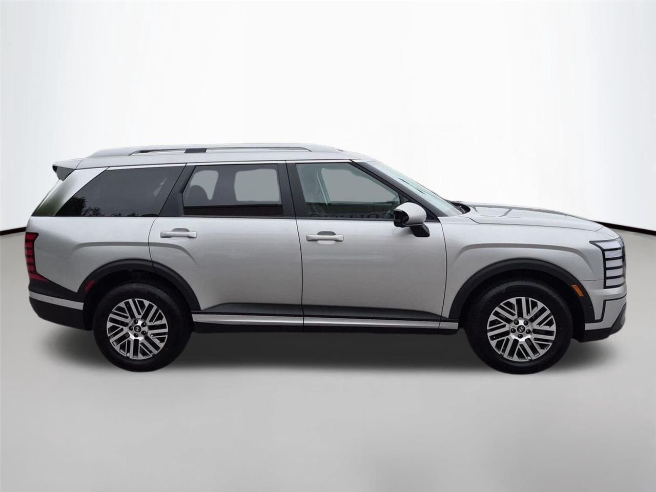 New 2027 Shimmering Silver Hyundai SEL Premium FWD image 6