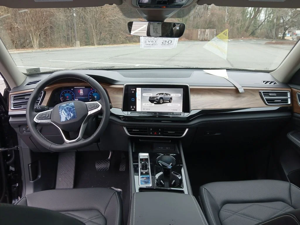 New 2026 Black Volkswagen 2.0T SE w/Technology image 12