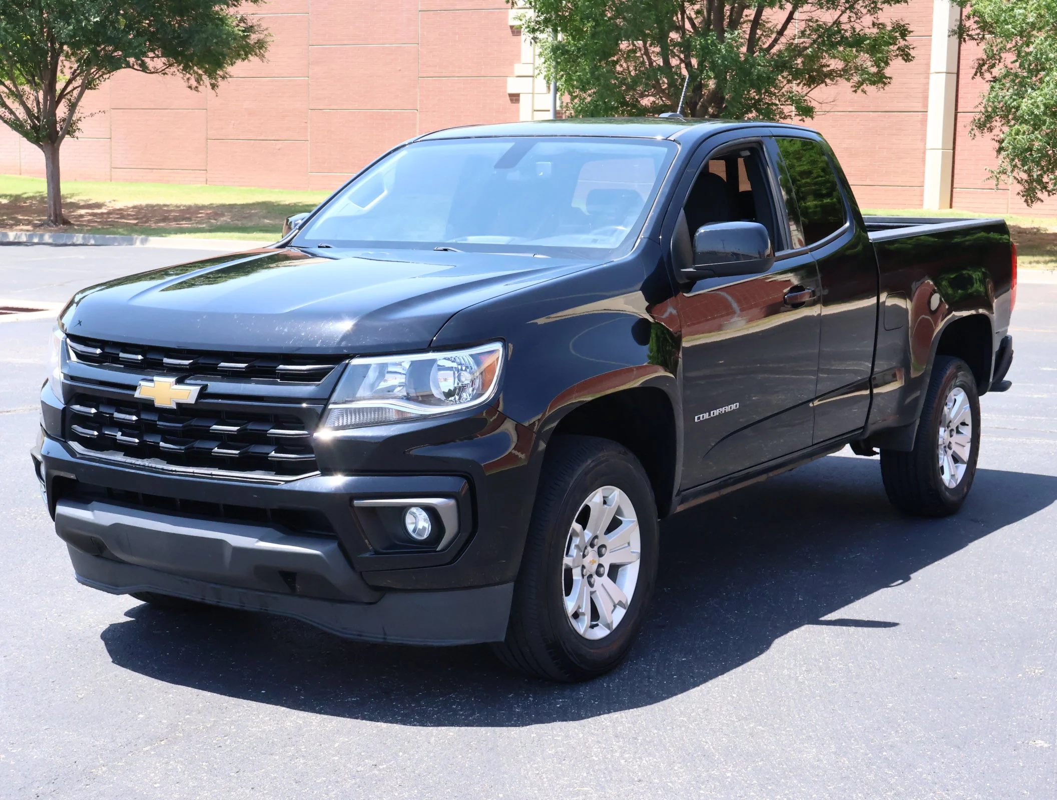 Used 2022 Black Chevrolet LT image 25