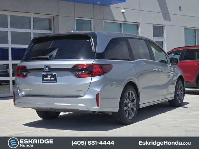 New 2026 Solar Silver Metallic Honda Touring image 4