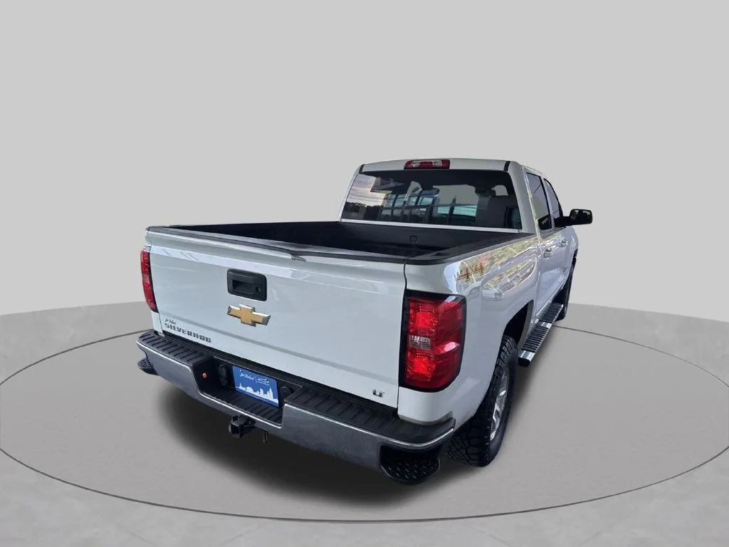 Used 2017 SUMMIT WHITE Chevrolet LT image 9