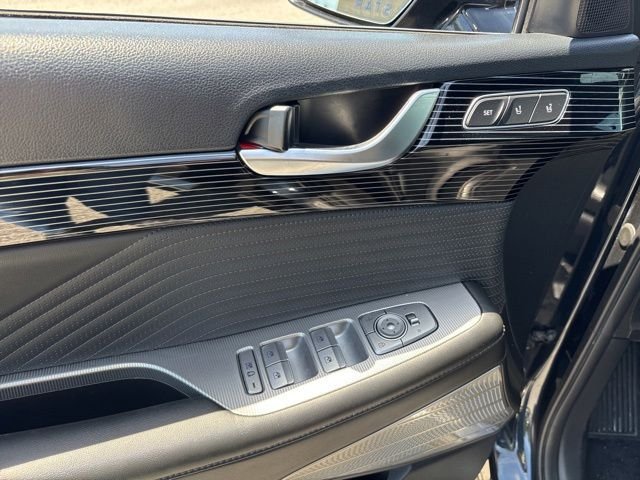 Used 2024 White Hyundai Calligraphy image 11