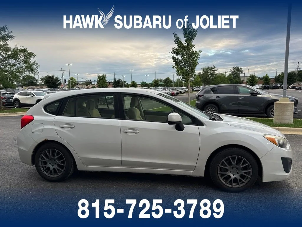 Used 2014 Satin White Pearl Subaru 2.0i Premium image 3