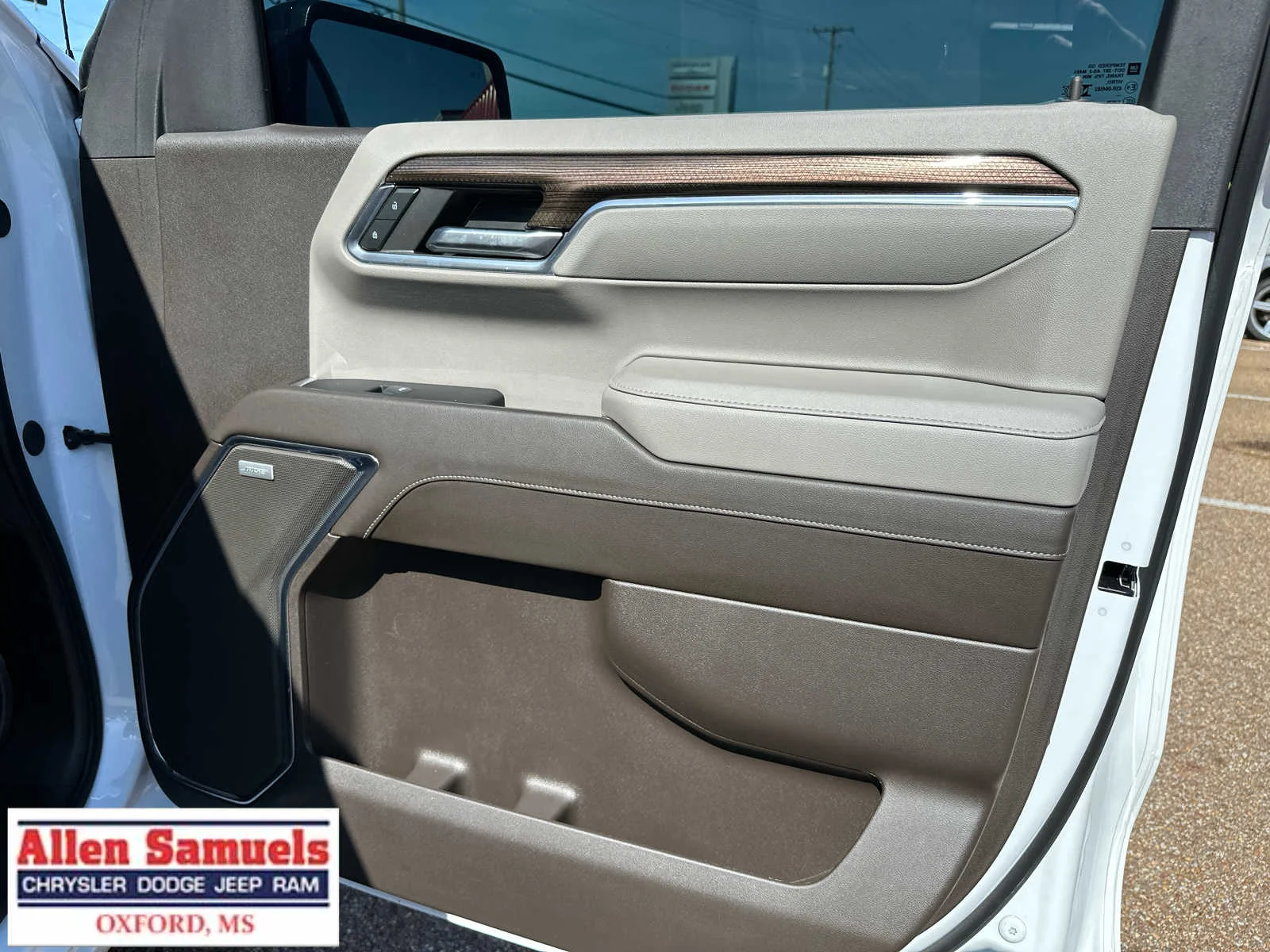 Used 2024 Summit White Chevrolet RST image 49
