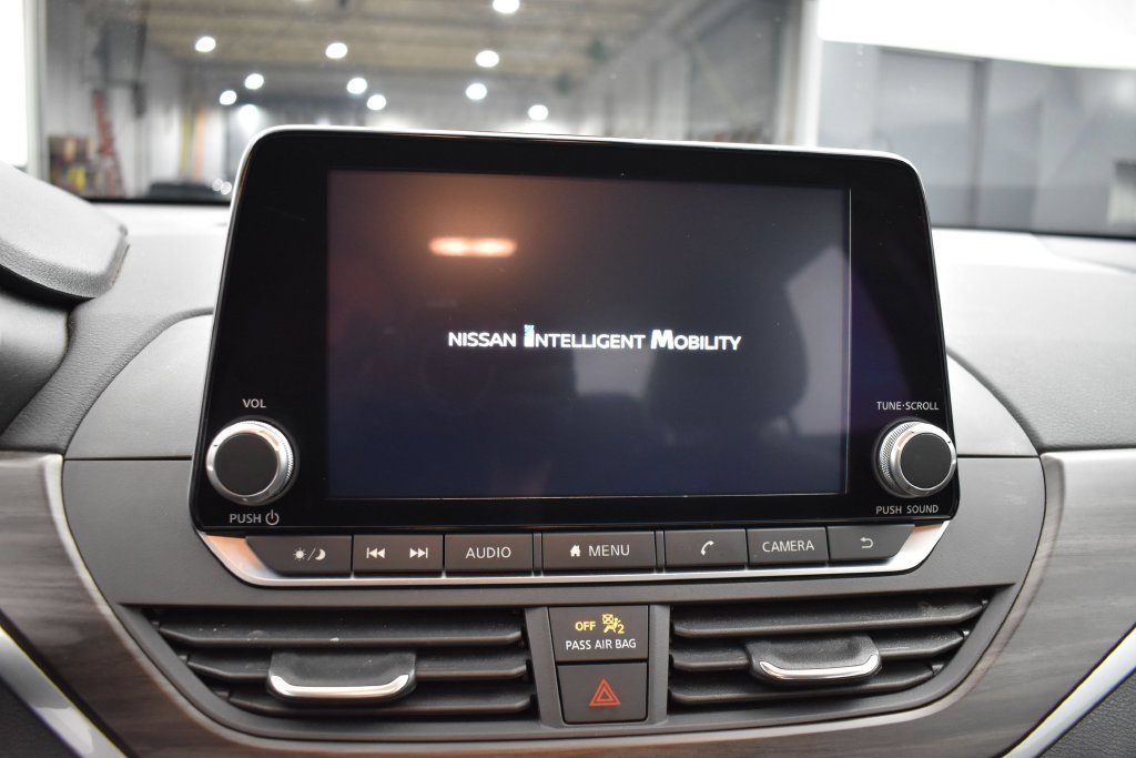 Used 2023 Red Nissan 2.5 SV image 9