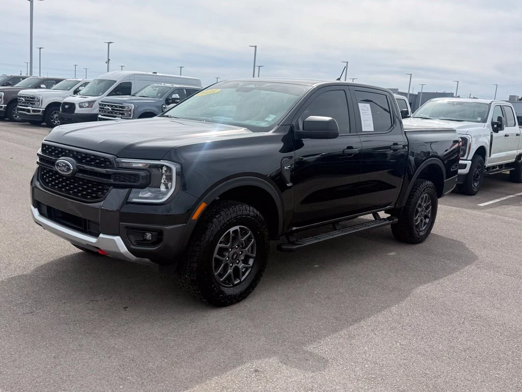 Used 2025 Black Ford XLT image 37