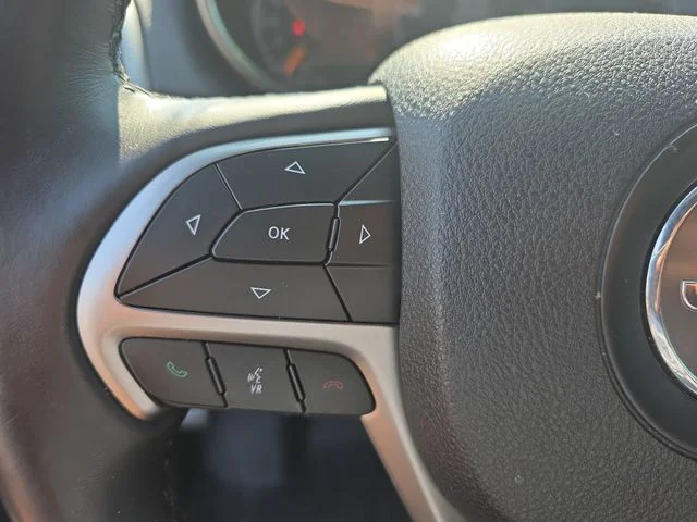 Used 2018 Black Jeep Altitude image 17