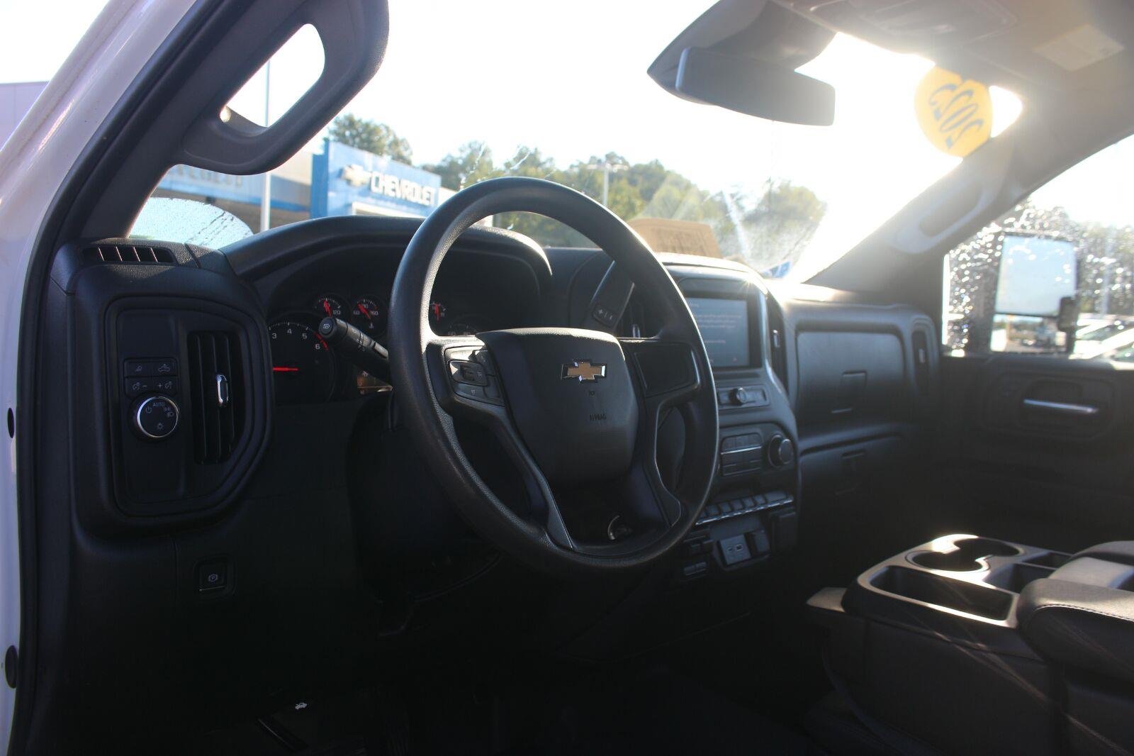 Used 2025 Summit White Chevrolet WT image 17