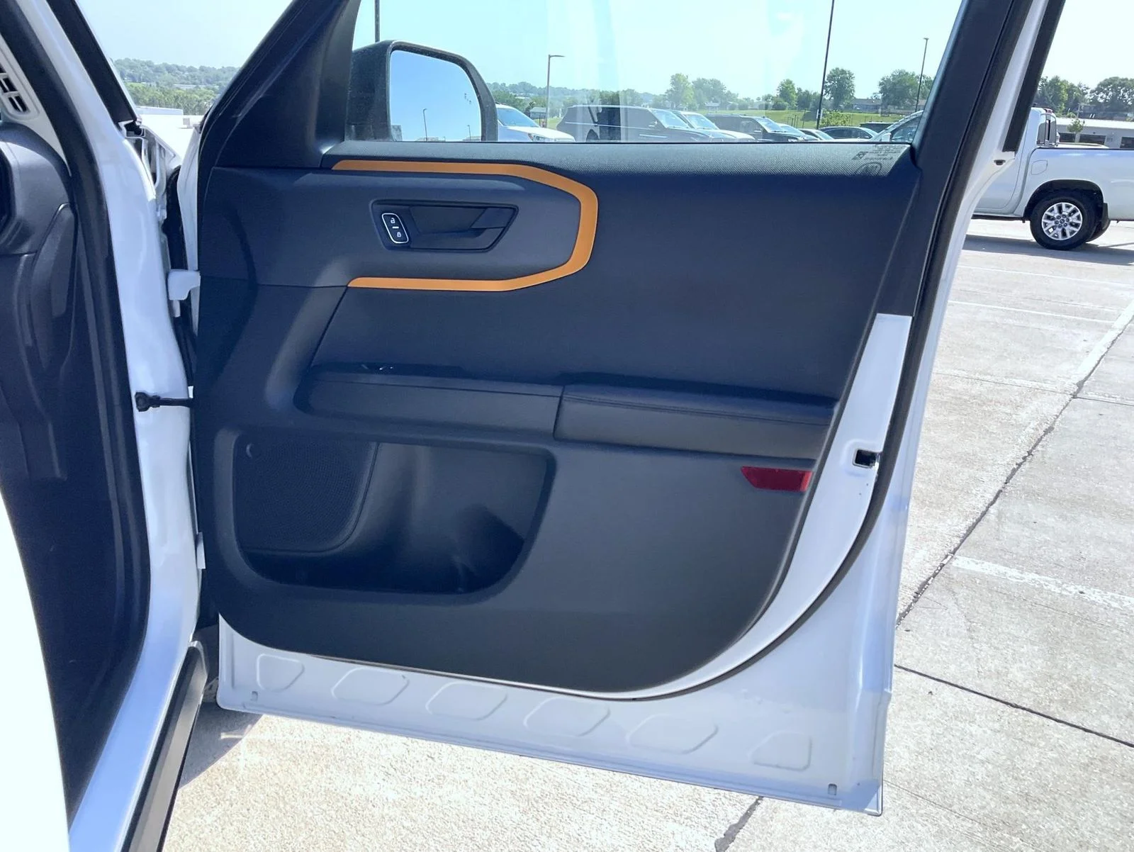 Used 2023 White Ford Badlands image 17