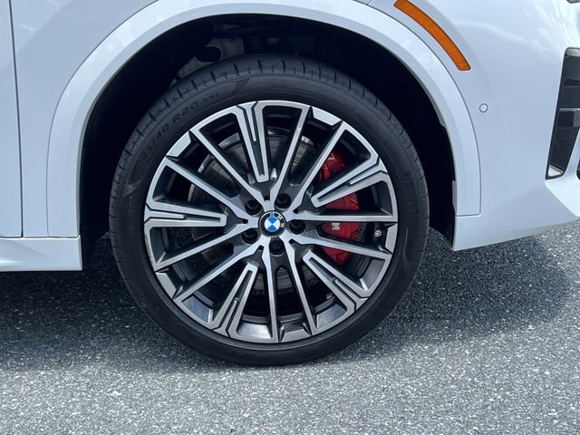 Used 2025 White BMW xDrive28i image 10