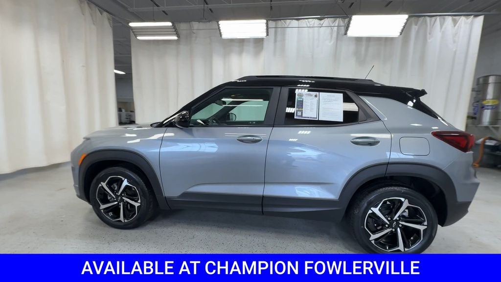 Used 2023 Gray Chevrolet RS image 5