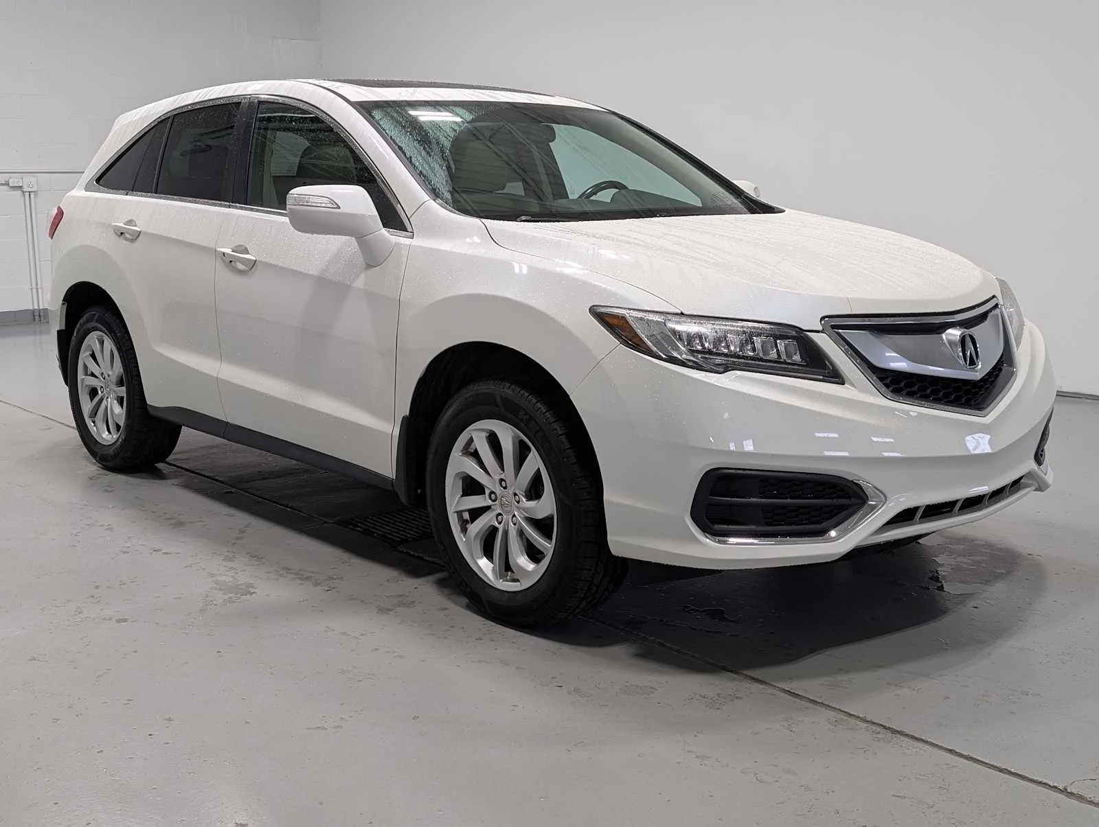 Used 2018 White Diamond Pearl Acura  image 6