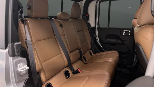 Used 2021 Billet Silver Metallic Clearcoat Jeep Rubicon image 25