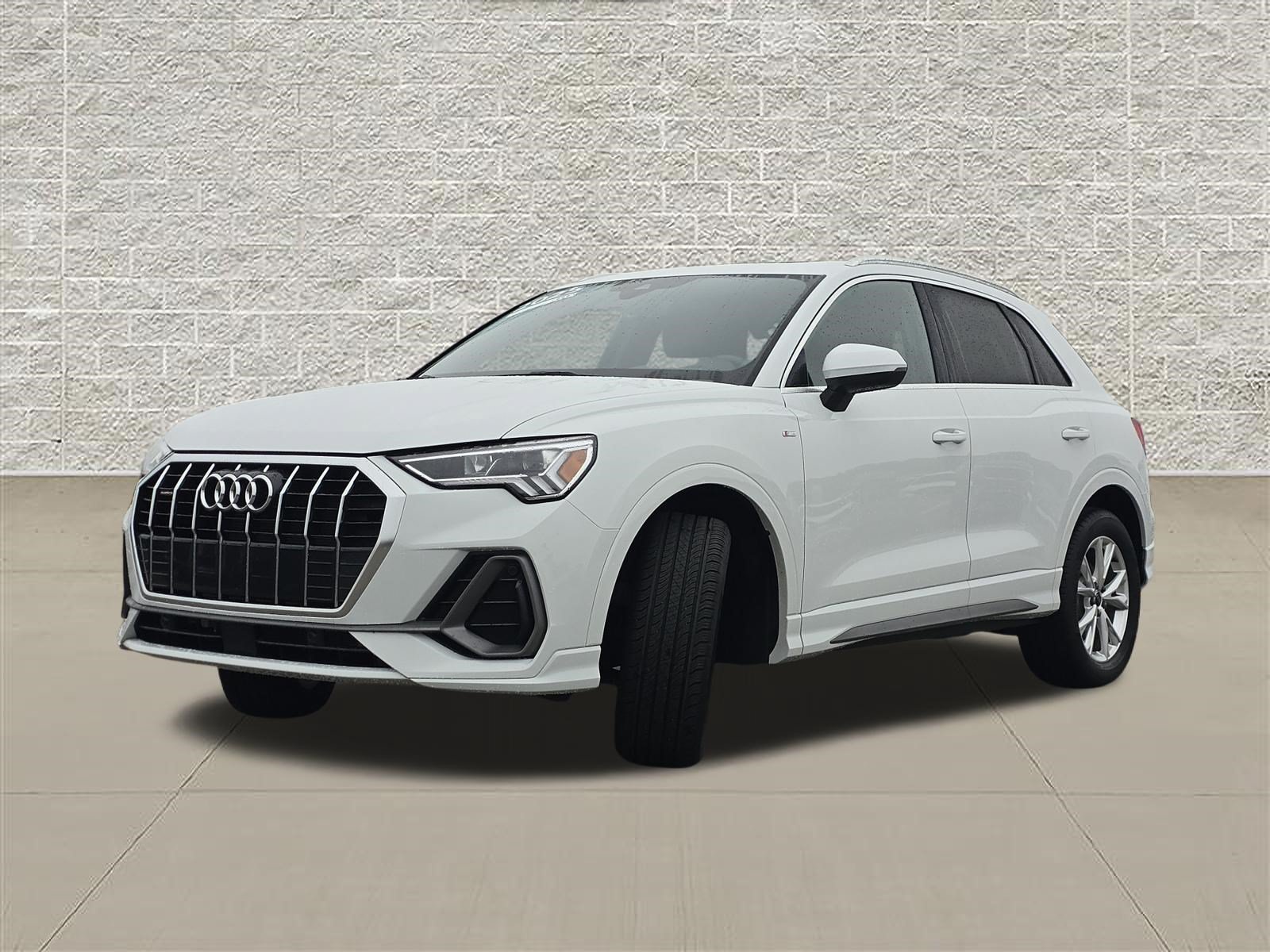 Used 2025 Glacier White Audi S line Premium image 3