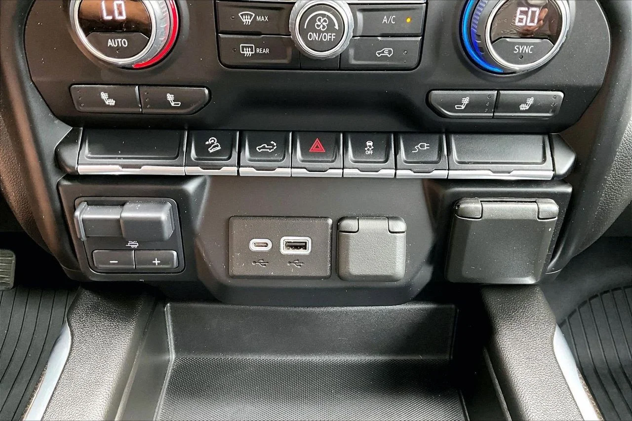 Used 2022 Silver Chevrolet LT image 17