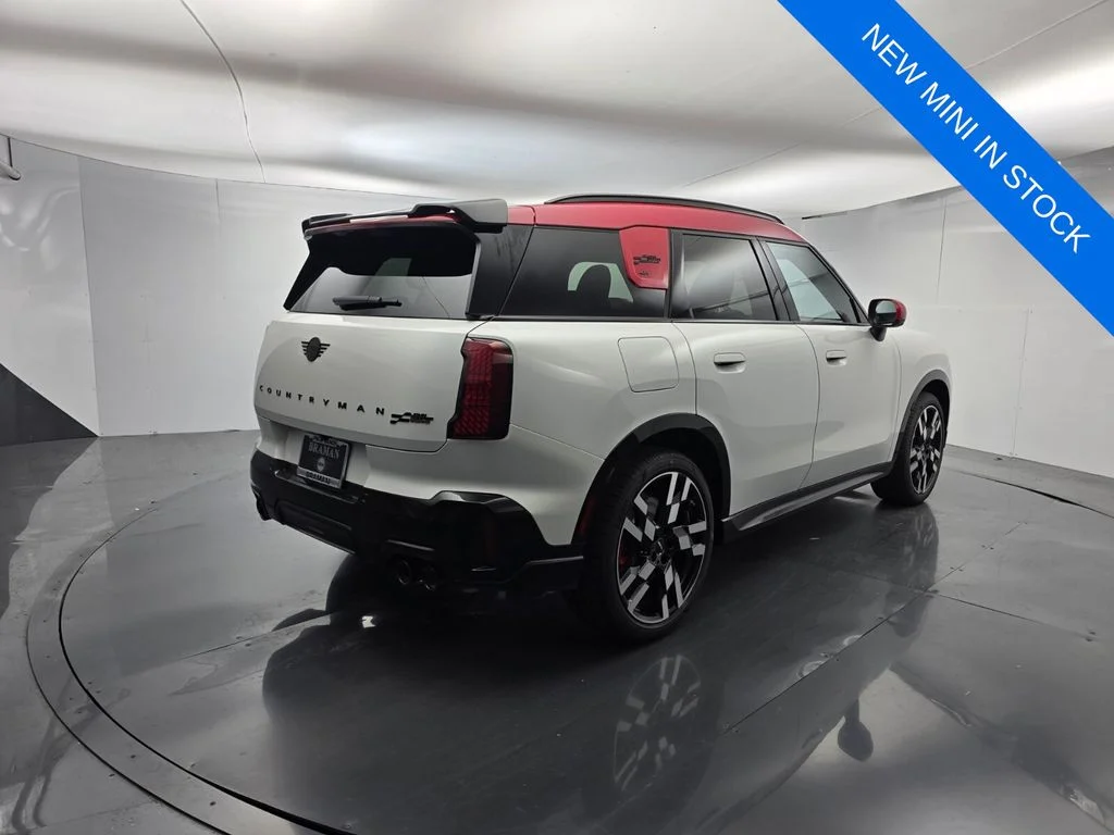 New 2027 White MINI Iconic image 4