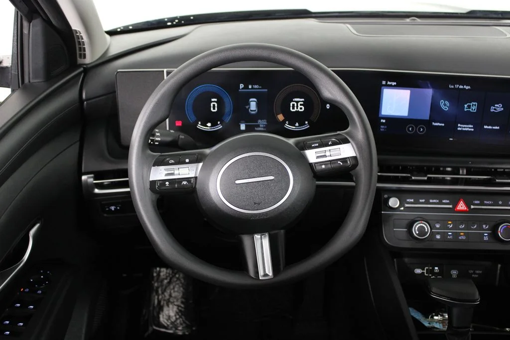 Used 2025 Black Hyundai SE image 10