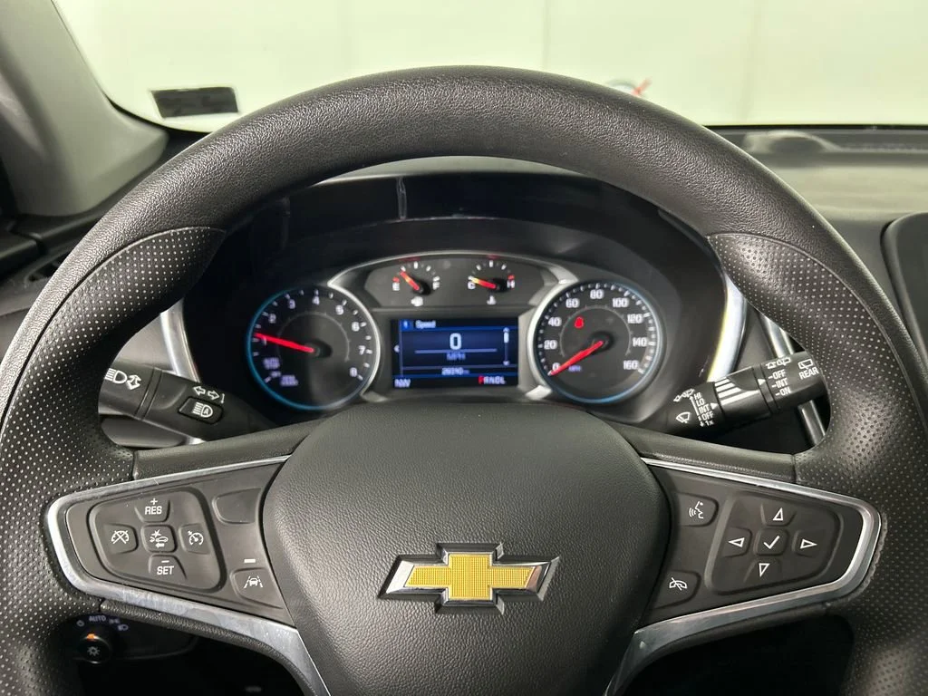 Used 2022 Silver Ice Metallic Chevrolet LT image 13