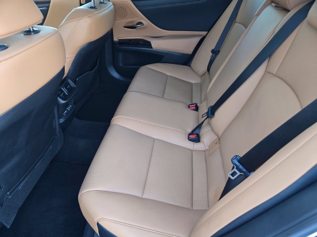 Used 2025 White Lexus 350 image 12
