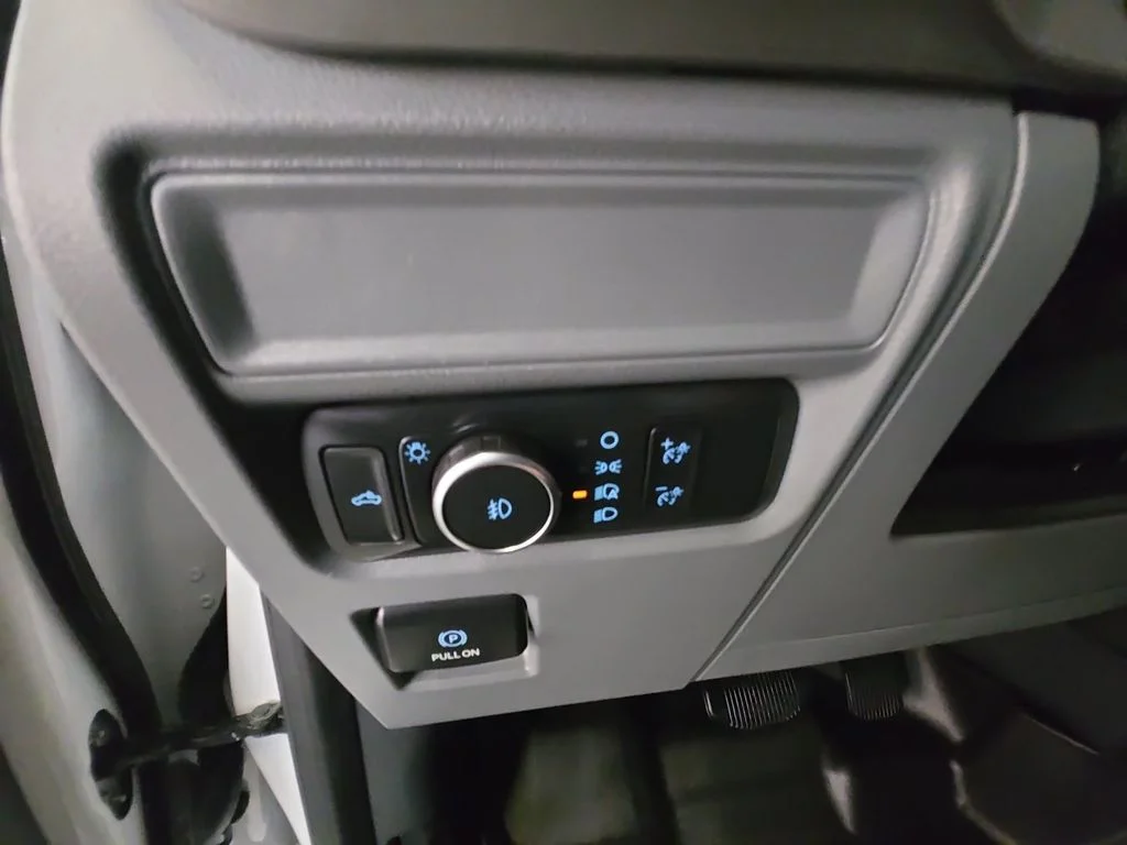Used 2022 White Ford XL image 26