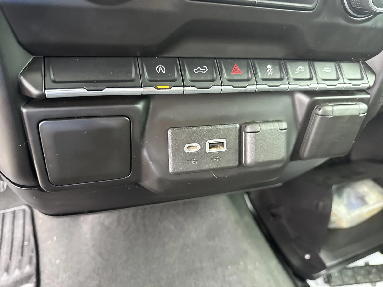 Used 2021 SILVER ICE METALLIC Chevrolet Custom image 27