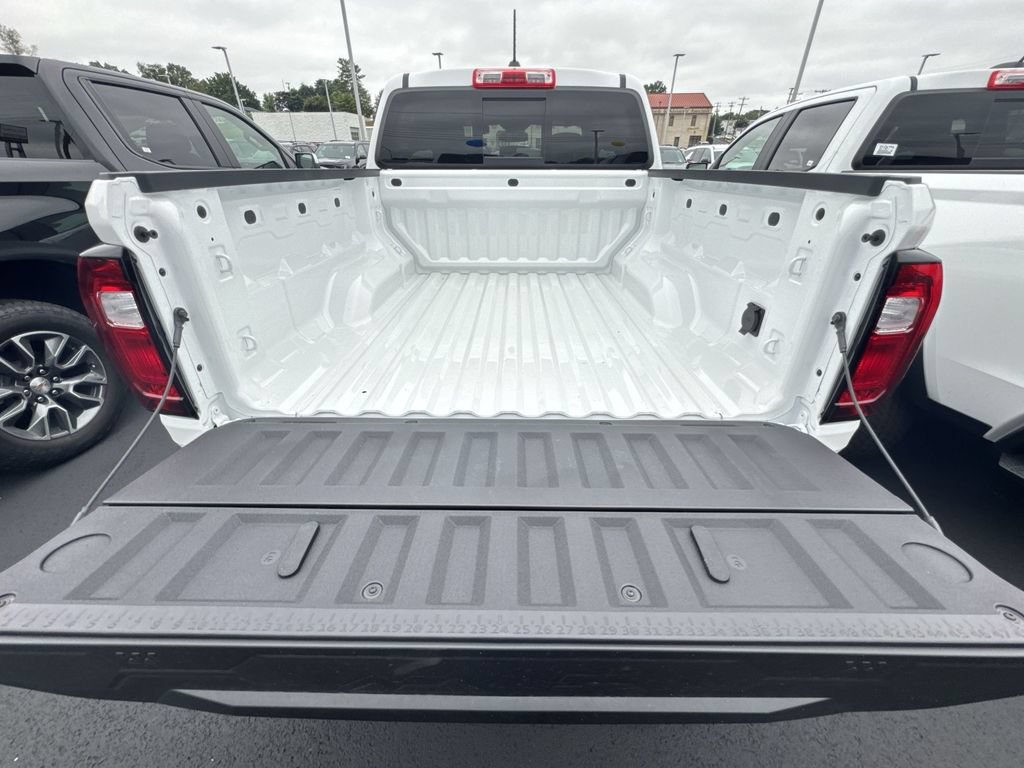 New 2026 Summit White GMC Elevation image 29
