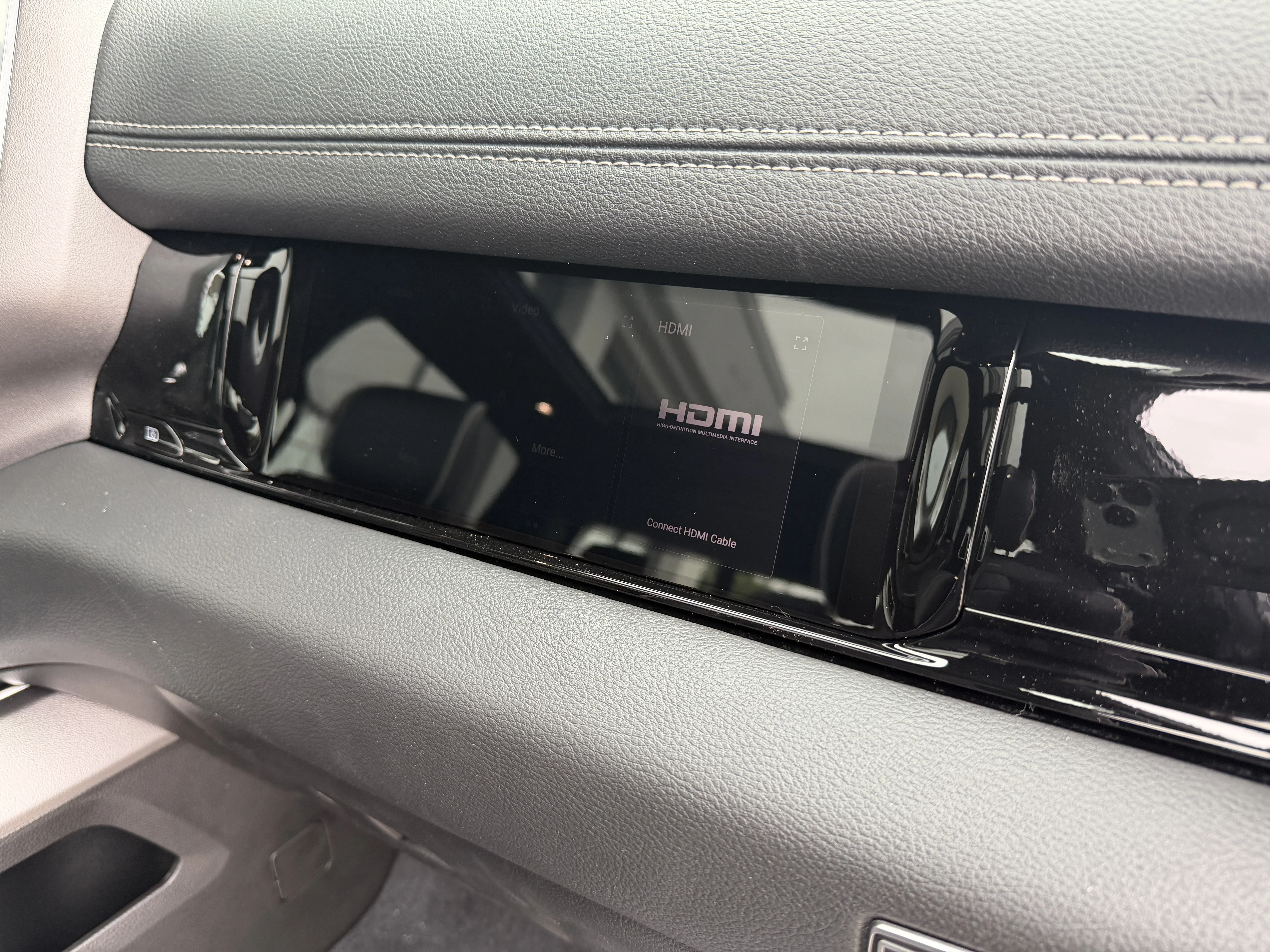 New 2026 Granite Crystal Metallic Clear-Coat Exterior Paint RAM Laramie image 27