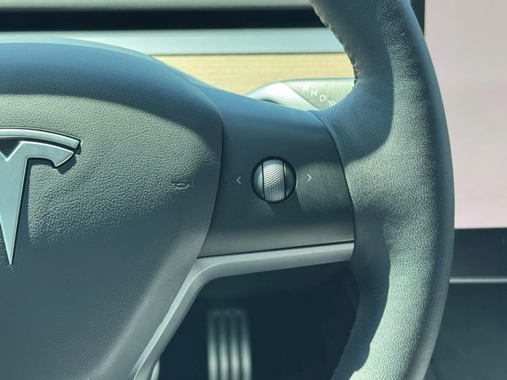 Used 2022  Tesla Performance image 11