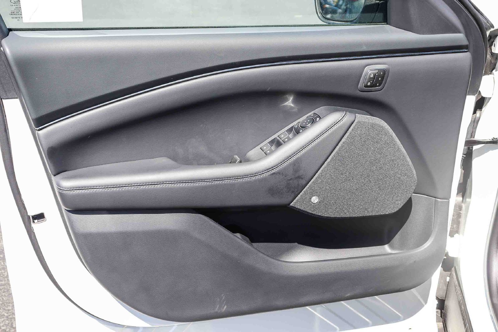 New 2026 Star White Metallic Tri-coat Ford Premium image 22