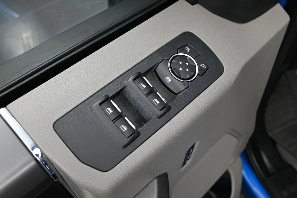 Used 2020 Blue Ford XLT image 21