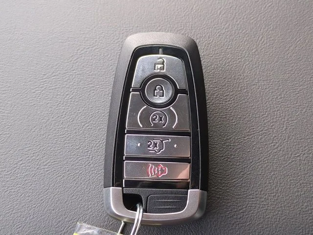 New 2026 Star White Metallic Tri-Coat Ford Active image 28