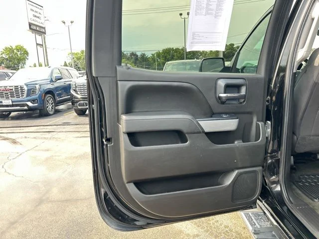 Used 2016 Black Chevrolet LT image 18
