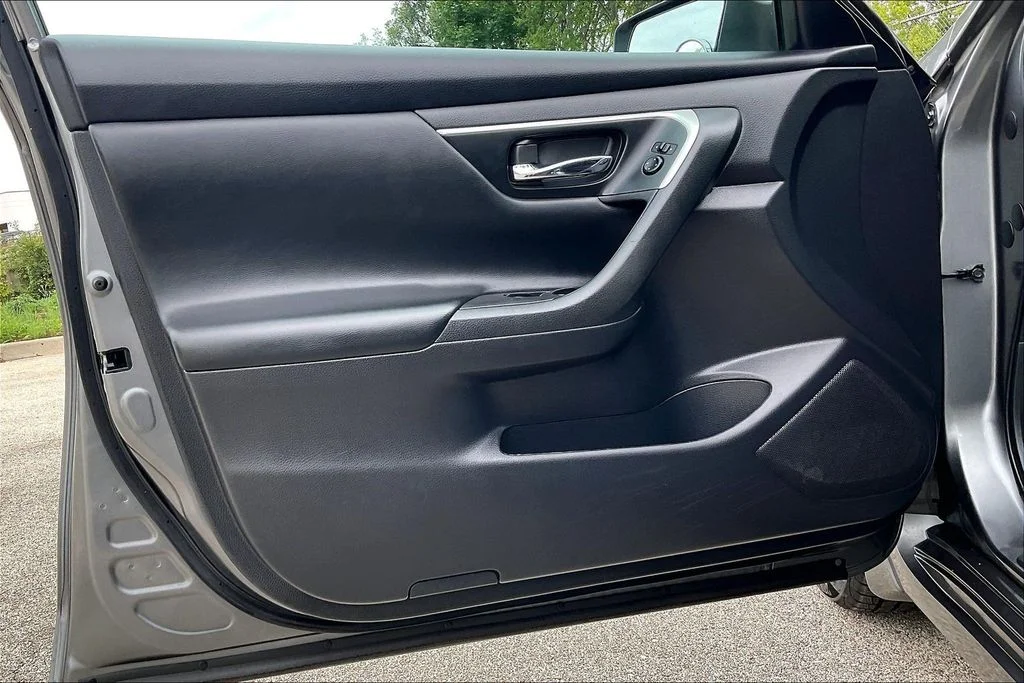 Used 2016 Gray Nissan 2.5 S image 22