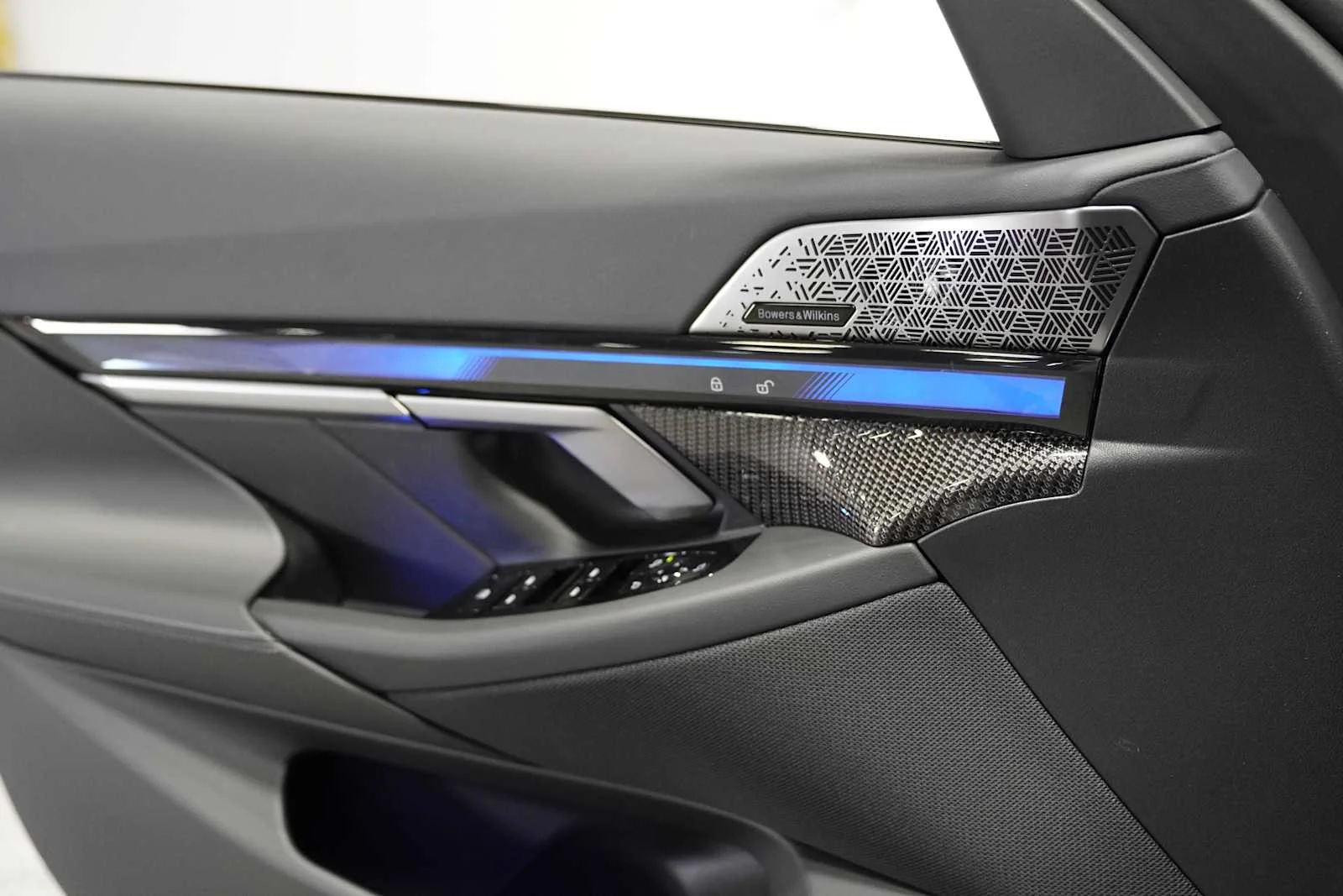 New 2026 Twilight Purple Metallic BMW  image 13