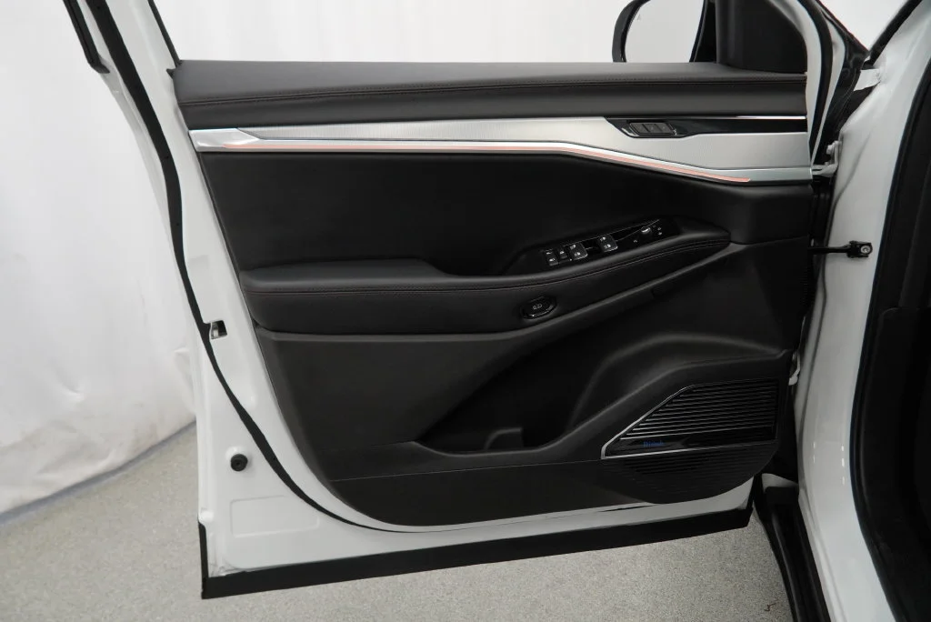 Used 2024 White Jeep Launch Edition image 31