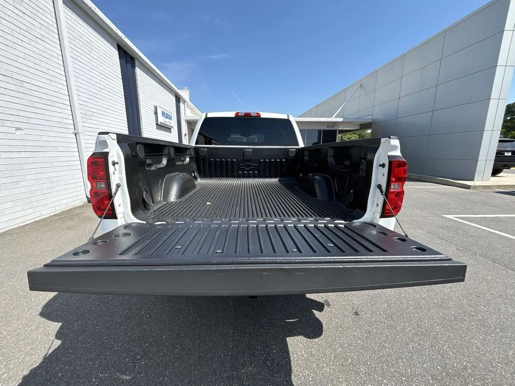 Used 2017 White Chevrolet LT image 20