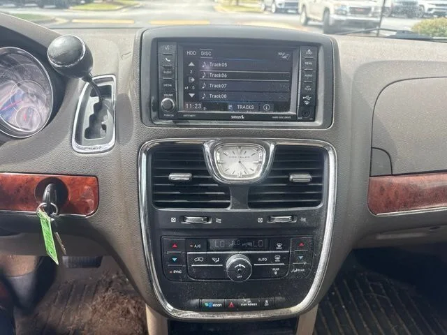 Used 2013 Beige Chrysler Touring image 16