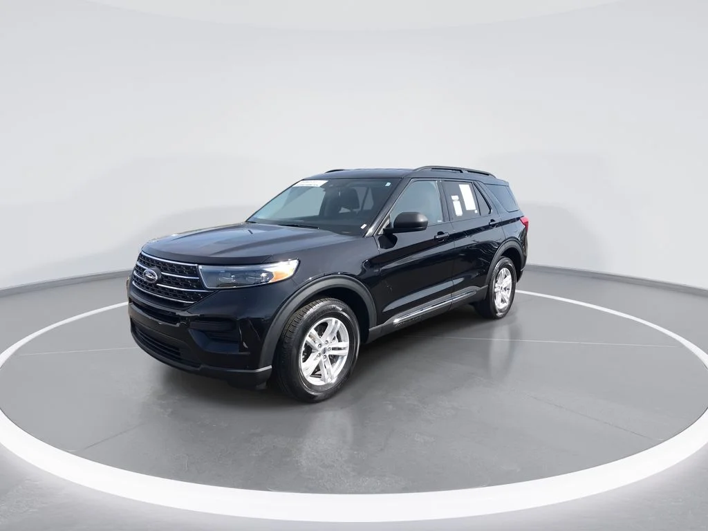Used 2022 Black Ford XLT image 4