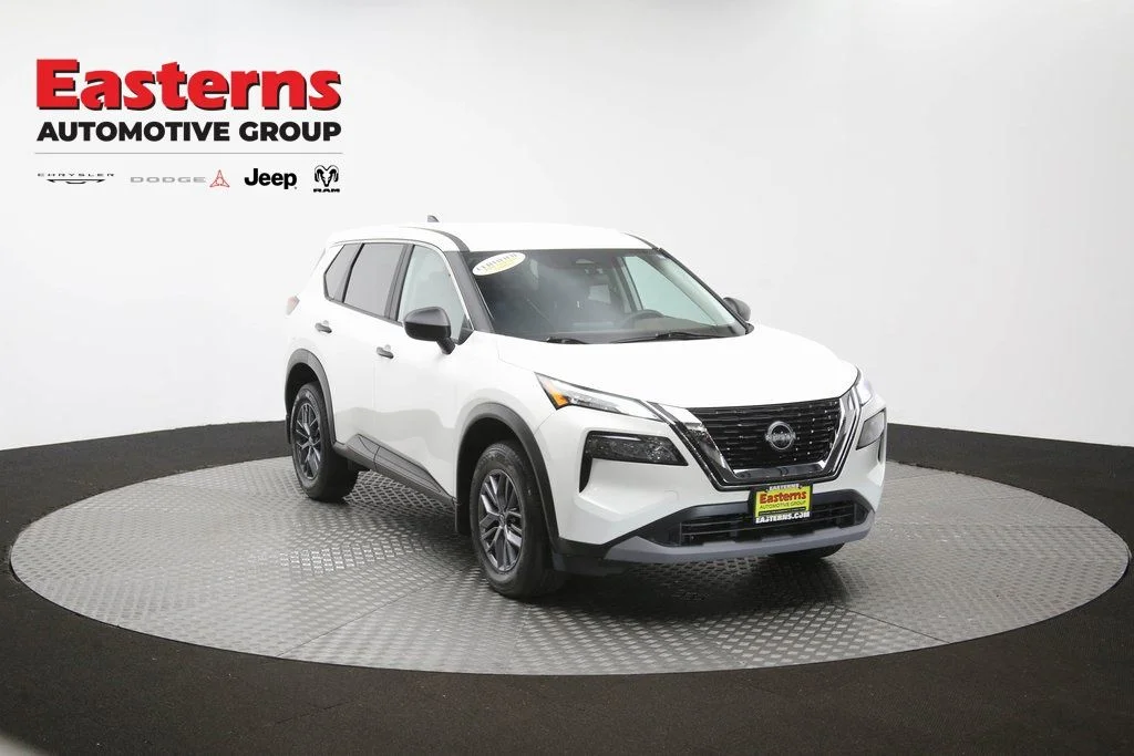 Used 2023 White Nissan S image 52